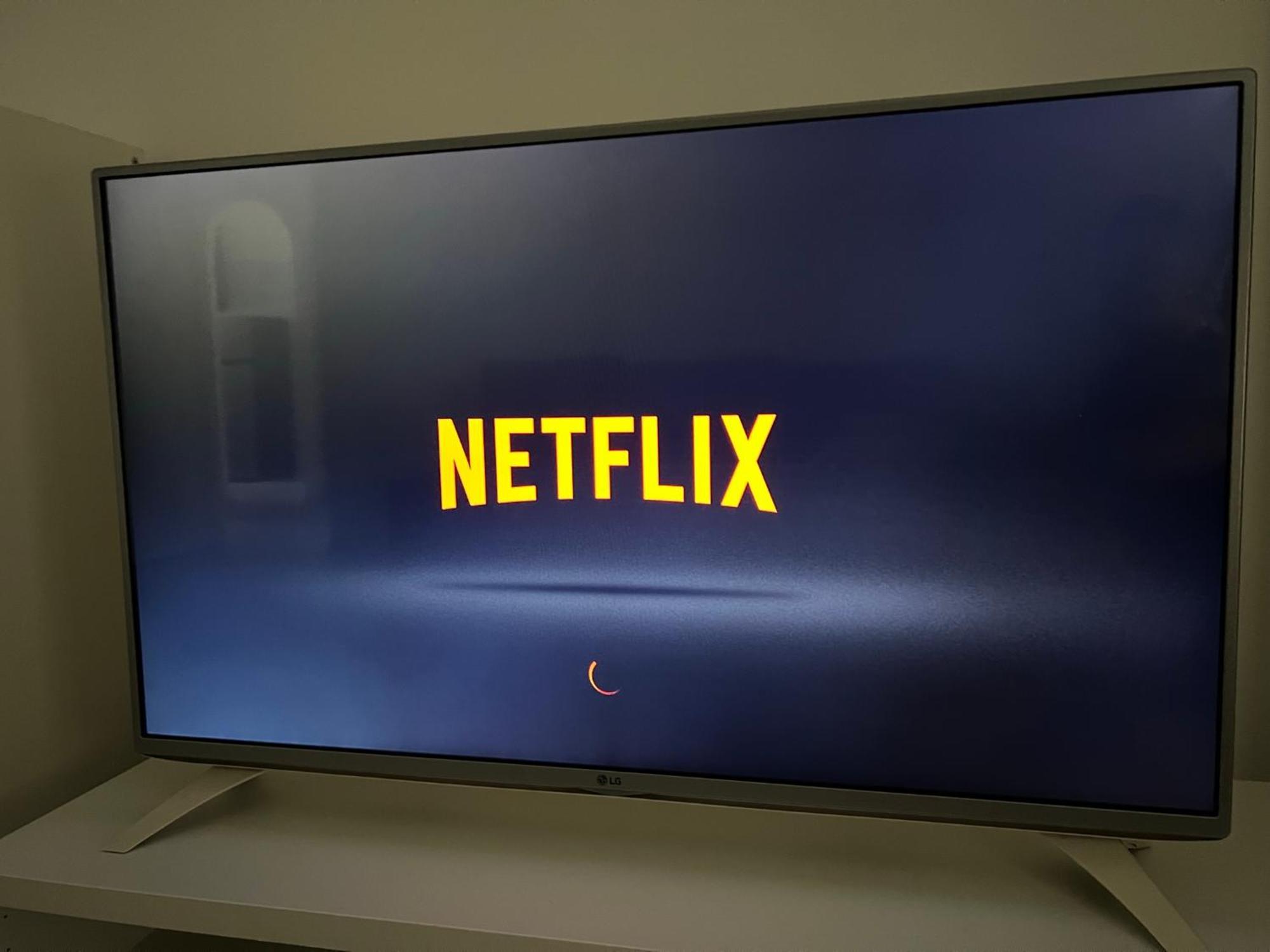 Duomo A 20 Minuti Netflix Wifi Da Juls Home Rozzano Luaran gambar