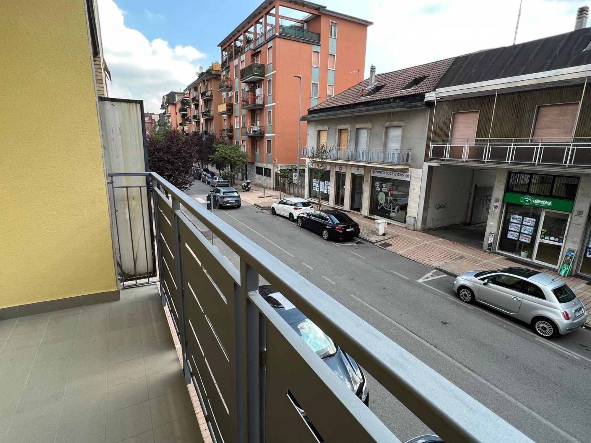 Duomo A 20 Minuti Netflix Wifi Da Juls Home Rozzano Luaran gambar